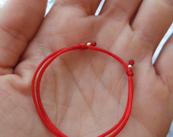 Red string baby bracelet. Tradicional red bracelet with 14k gold. Kabbalah red thread newborn baby. Toddler gift. Thin protection with gold