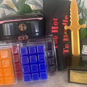 Electric Wax Play Kit: Warmer, 4 Colors, Massage Oil, Apron & Tool