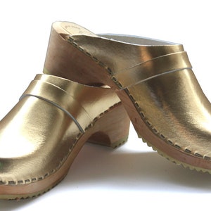 Metallic women clogs image 8