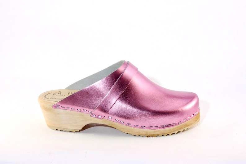 Metallic women clogs image 5