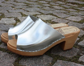 Slip-in open toe metallic high heel clogs