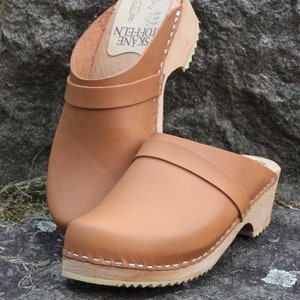 Men clogs in vegetable tanned leather