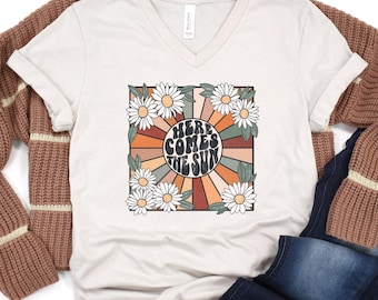 Here Comes the Sun Vneck / Sunshine VNeck / Retro Sunshine VNeck / Vintage Sunshine Vneck Shirt / Vintage Floral VNeck Shirt