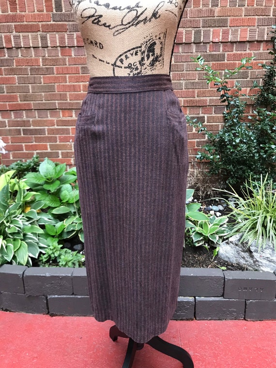 1940s Skirts/ Vintage 1940s wool skirt Gem
