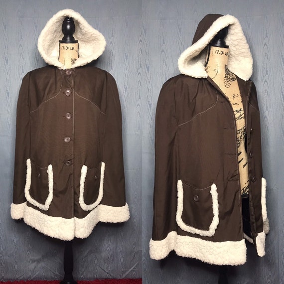 1970s cape coat/ vintage 1970s cape faux fur trim