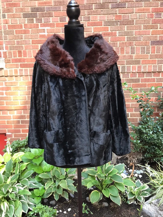 1950s coat/ Vintage 1950s faux fur coat - image 2