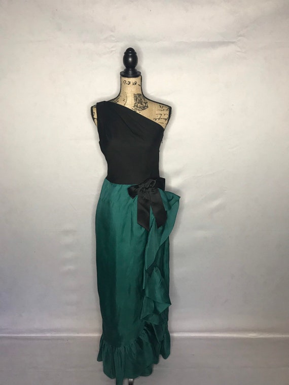 1960s dress/ Vintage 1960s one-shoulder wrap dress - image 2