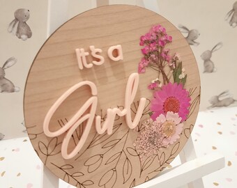 Wooden Baby Announcement Plaque - Pregnancy and Birth Announcement - Baby Shower Gift - Personalised Gift - It's a Girl - Photo Props