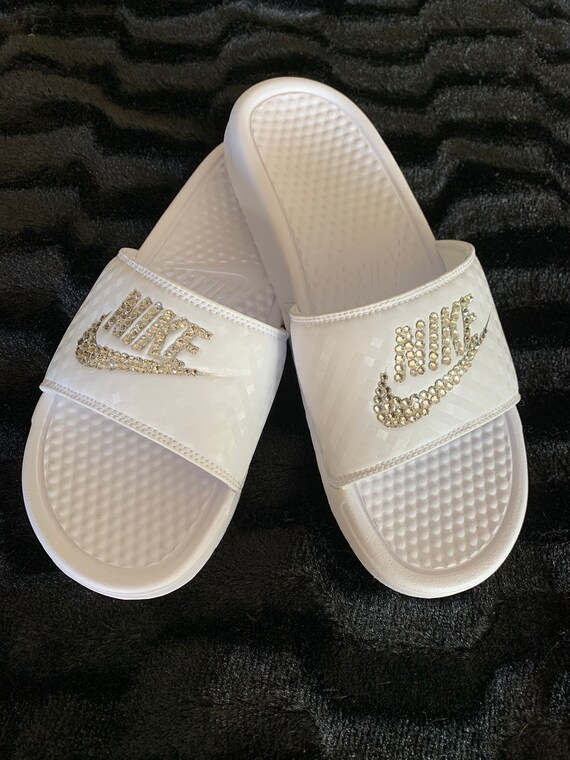 nike comfy slides