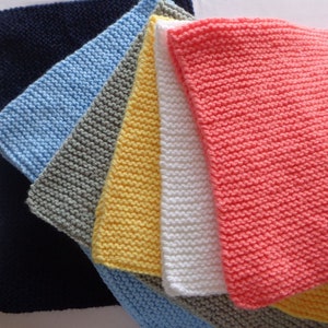 Handmade baby blanket in Oeko-Tex acrylic wool