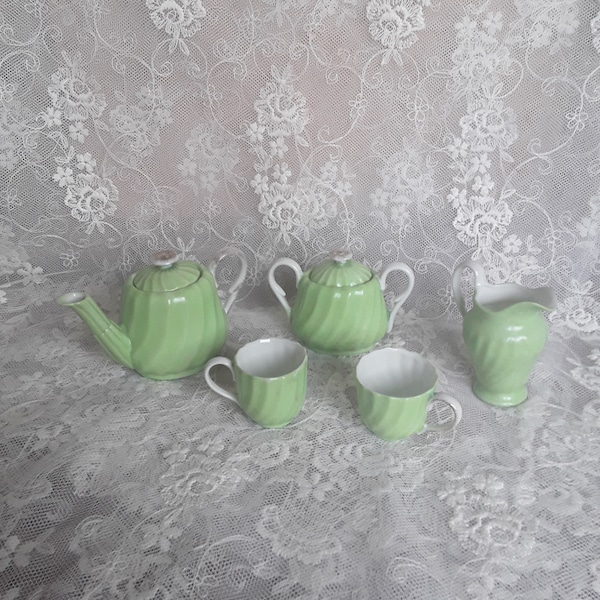 Antikes Kindergeschirr Mintgrün Tee/Kaffeekanne Milchkännchen Zuckerdose Tassen Miniatur Kinderservice french Vintage Boudoir Brocante Deko