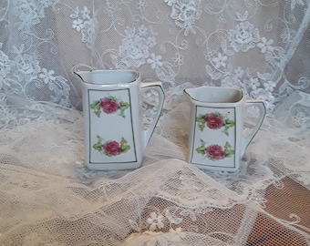 2 vieux pots à lait avec rose décor grès grès porcelaine jugs vintage brocante décoration maison de campagne