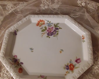 Antike Rosenthal Servierplatte achteckige Kuchenplatte Tablett Selb Bavaria Porzellan Weiß Reliefrand Blumendekor Vintage Sammlerporzellan