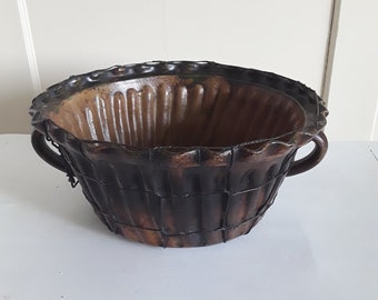 Antiguo molde para hornear de arenisca con asas, molde para pasteles recubierto de alambre y hecho a mano, loza, cocina de una casa de campo francesa, vintage del siglo XIX