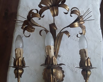 antike Florentiner  Wandlampe 3armiger Wandleuchter Metall Bronzefarben Blüten & Blätter Toleware Hollywood Regency Vintage Boudoir Deko