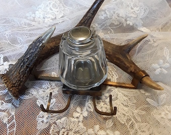 Antiguo tarro de tinta con varilla de asta y soporte de pluma, juego de escritorio, soporte de asta, sala de caza, boudoir vintage victoriano, decoración brocante