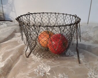 Old salad spinner fil de fer wire basket metal basket foldable fruit vegetable kitchen storage French vintage boudoir shabby chic decoration antique