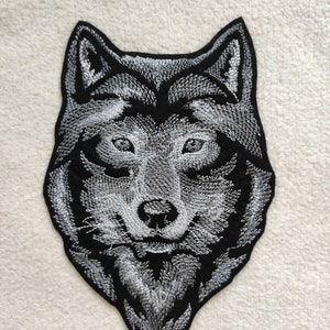 Large wolf/wolf head application in desired color