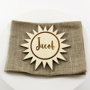 Biglietti per il luogo del sole / Biglietti per il luogo di nozze estivi / Idee per il sole / Sole / Carte luogo / Carte solarium in legno / Arredamento del matrimonio