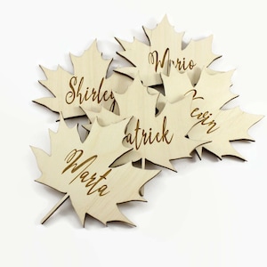 Pack van 50 Maple Leaf plaatskaarten | Herfst bruiloft plaatskaarten | Maple Leaf ideeën | Esdoorn bladeren | Plaatskaarten | Houten Maple plaatskaarten