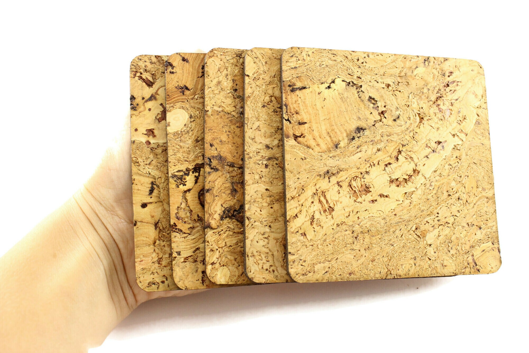COM-FOUR® Pack De 8 Posavasos De Corcho Natural Cuadrados, 10x10 Cm, Resistentes Al Calor Y Reutilizables