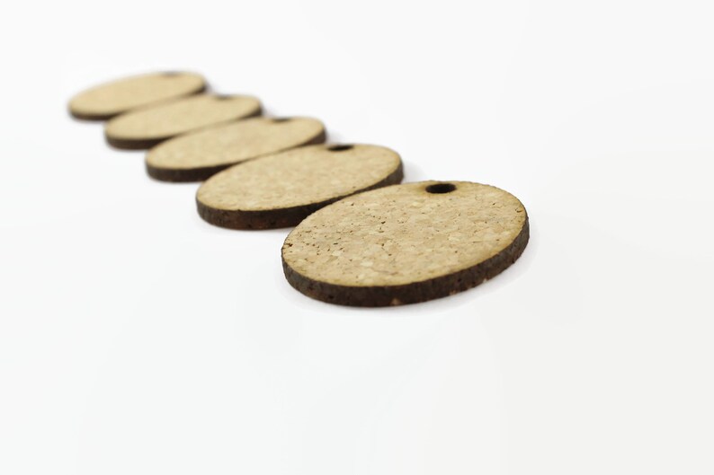 Pack of 10 DIY cork tags. Oval shape tags. Blank tags. Natural cork tags. Diy tags. DIY tags for wedding. Cork tags. Blank cork tags. Tags. image 6