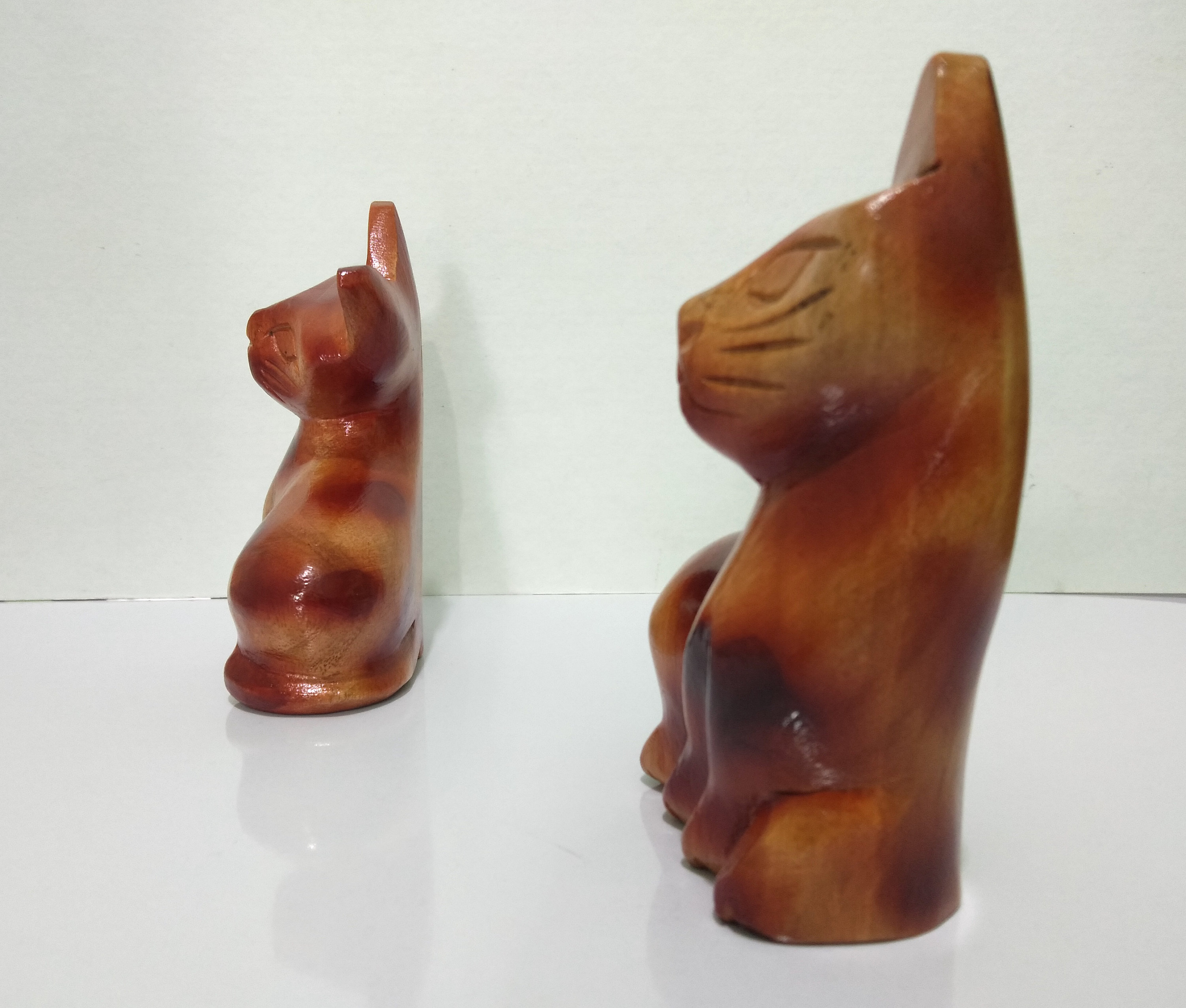 木製 猫のカップル 彫刻 約15cm - メルカリ