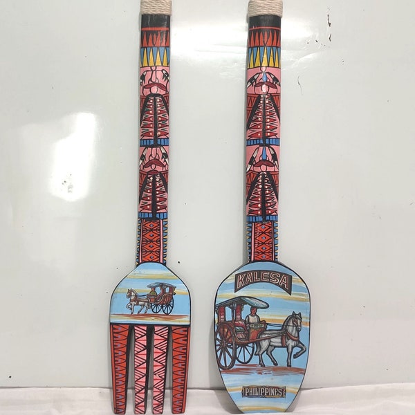 Blauer Kalesa Hintergrund Ethnischer Löffel und Gabel Wand dekor, Löffel und Gabel Wand dekor Set Kalesa Kunst Made in Philippines, Philippinen Souvenir