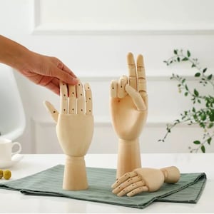 Wood Drawing Hand Manikin - Art Palm Model with Moveable Joints - Drawing Model - Hand Figure
