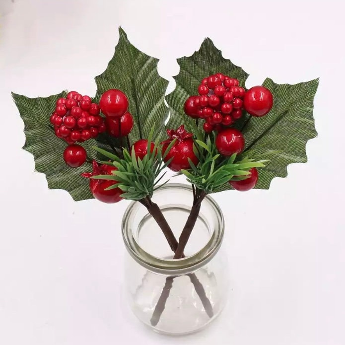 26 Artificial Holly Leaf & Berry Stem -Green