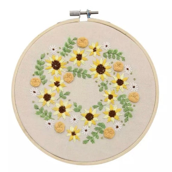 Hand Embroidery Kit for Beginners 15cm - Embroidery Design - DIY Needlework Craft Project with Pattern - Modern Embroidery  Flower Bouquet