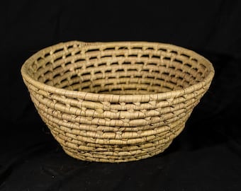 Handmade African Basket / 1970's African Art / Handwoven Basket Art / Woven Basket from Africa / Unique Basket Pattern