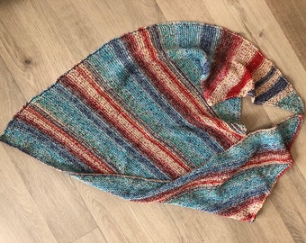 Soft triangular shawl/scarf