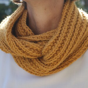 Warm loop scarf