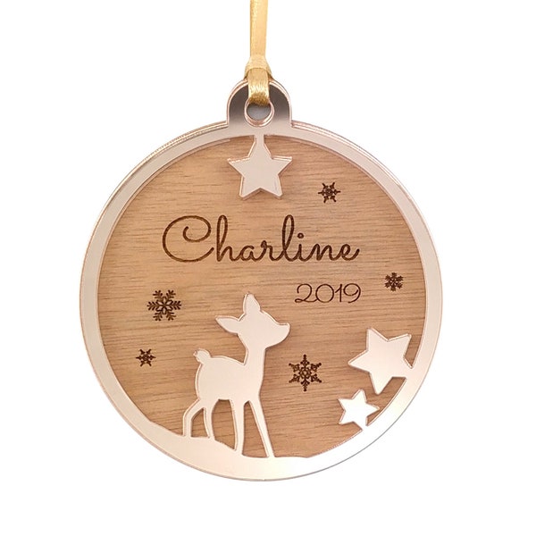 Bola de Navidad de madera personalizada - Cervatillo - 1ª Navidad del bebé (Adorno personalizado, Decoración navideña)