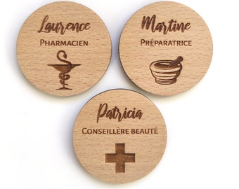 Badge pharmacie personnalisé aimanté en bois, badge magnet mortier caducée