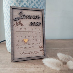 Cadre en bois personnalisé couple Saint Valentin Calendrier date anniversaire de rencontre, mariage prénom Cadeau de mariage image 2