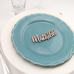 Marca de lugar de nombre de madera recortada - Boda, Bautismo, Cumpleaños - Decoración de mesa