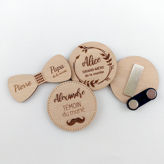 Badge mariage personnalisé aimanté en bois badge magnet | Etsy
