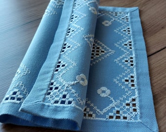 Hardanger embroidered light blue white cotton table mat, Scandinavian vintage Hardanger embroidery placemats, vintage blue napkins (P1)