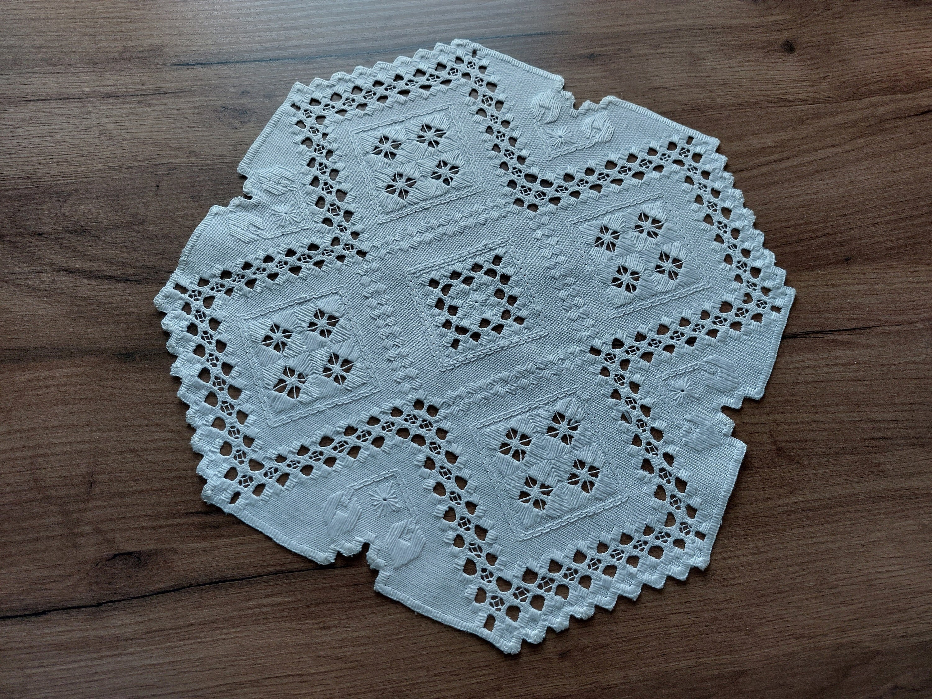 Tapete de mesa bordado Vintage Hardanger - guardanapo Hardanger, bordado Vintage Noruega Hardanger, design escandinavo, jogos americanos (P1)