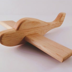Pine toy airplanes
