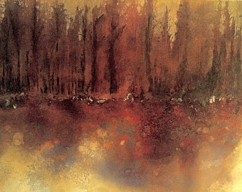 Könnte beinhalten: Abstrakte Aquarellmalerei einer Waldszene mit hohen, dunklen Bäumen und einem rotbraunen Boden. Der Hintergrund ist in einem hellen Gelb-Goldton gehalten.