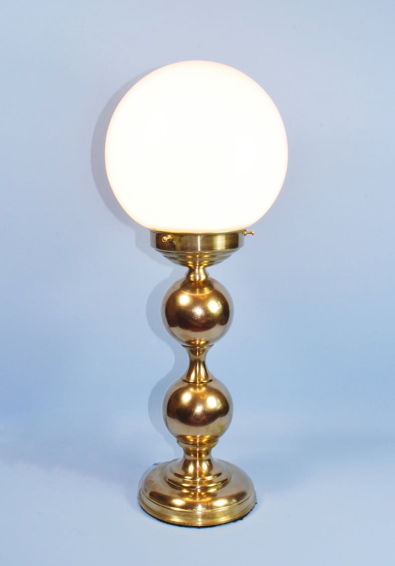 Unikat Kugel Tischlampe Leuchte 50 cm Kugeln Messing Glas gold weiß zeitlos schlicht Wohnzimmer Eingang Büro einmalig upcycling vintage Bild 2