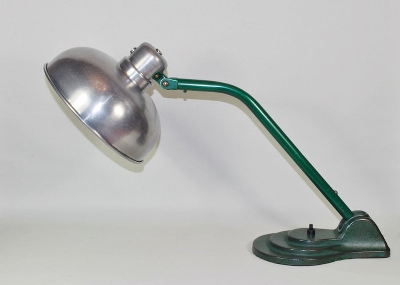 40er Jahre Bauhaus Tischlampe Leuchte Büro Werkstatt Metall Aluminium Hala grün schlicht vintage Bild 2