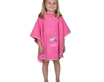 Poncho pink mit Kapuze Pferde-Motiv und Name bestickt Badeponcho Geschenk zur Geburt Geburtstag oder Taufe