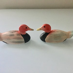 Vintage Beautiful Salt Pepper Set Ducks Shaped