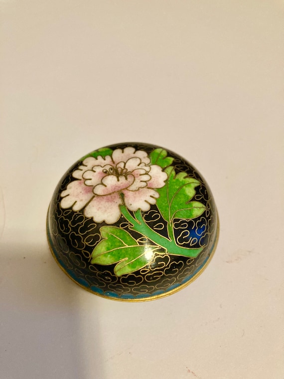 Vintage Cloisonné Chrysanthemum Pattern Ring Round