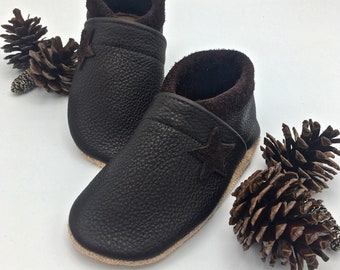 Krabbelschuhe aus Leder in Uni Braun mit Stern, Hausschuhe für Babys und Kinder, Geschenk zur Geburt