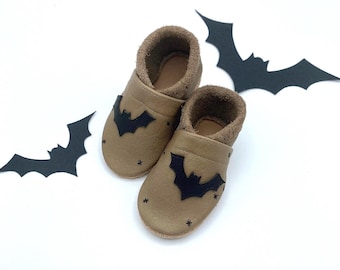 Baby and children's shoes with bat appliqué - hippo and black, Mon crawling and house shoes